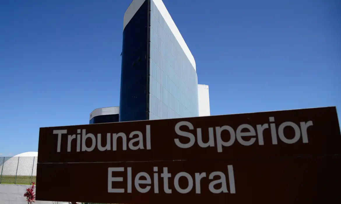 Corregedor derruba decisão que suspendeu canal Exército do Lula